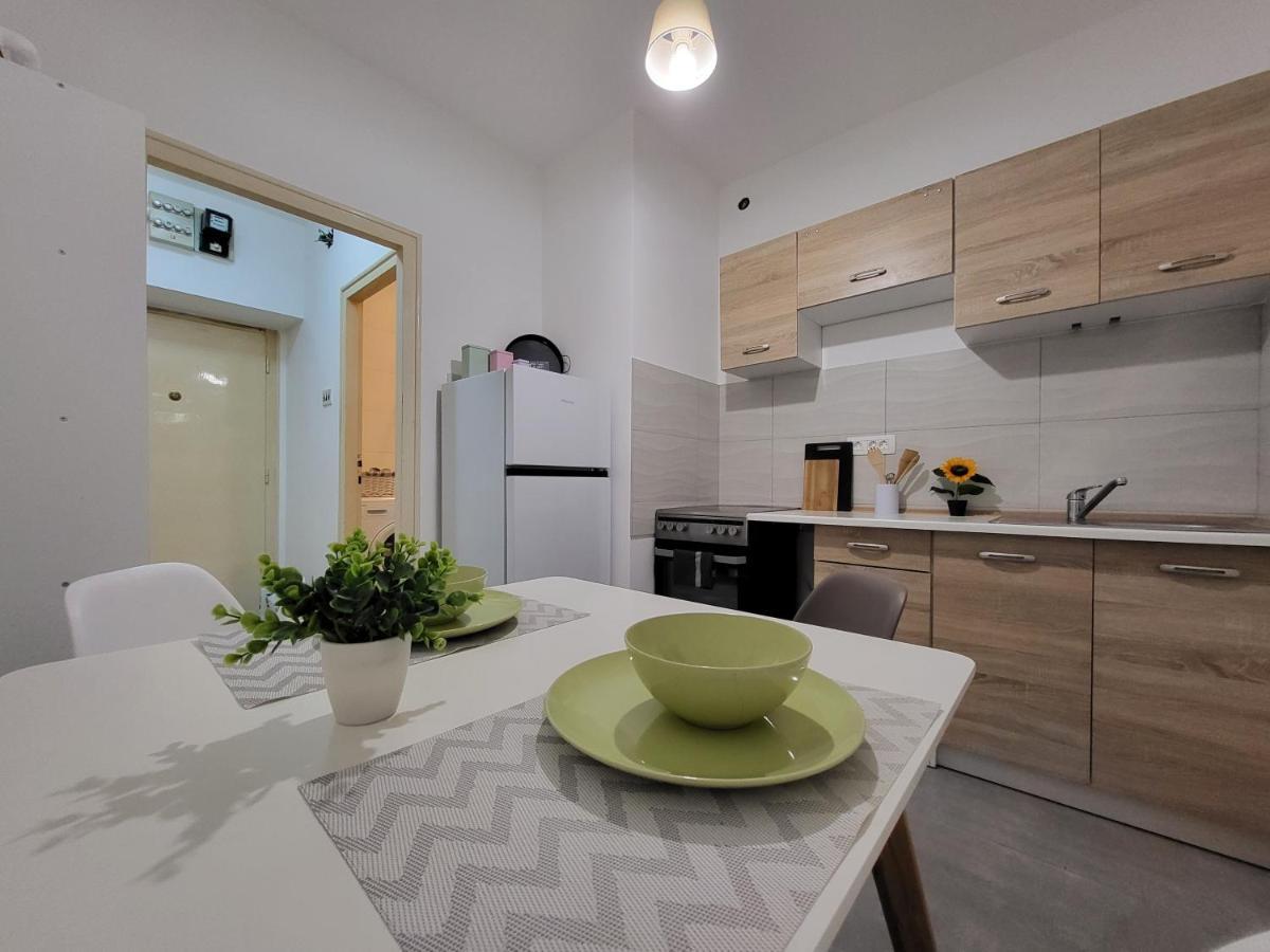 Cozy Apartment With Balcony 10 Min From The Beach Рийека Екстериор снимка