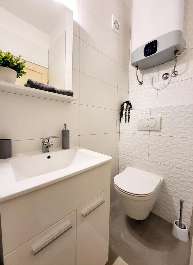 Cozy Apartment With Balcony 10 Min From The Beach Рийека Екстериор снимка