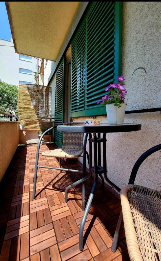 Cozy Apartment With Balcony 10 Min From The Beach Рийека Екстериор снимка